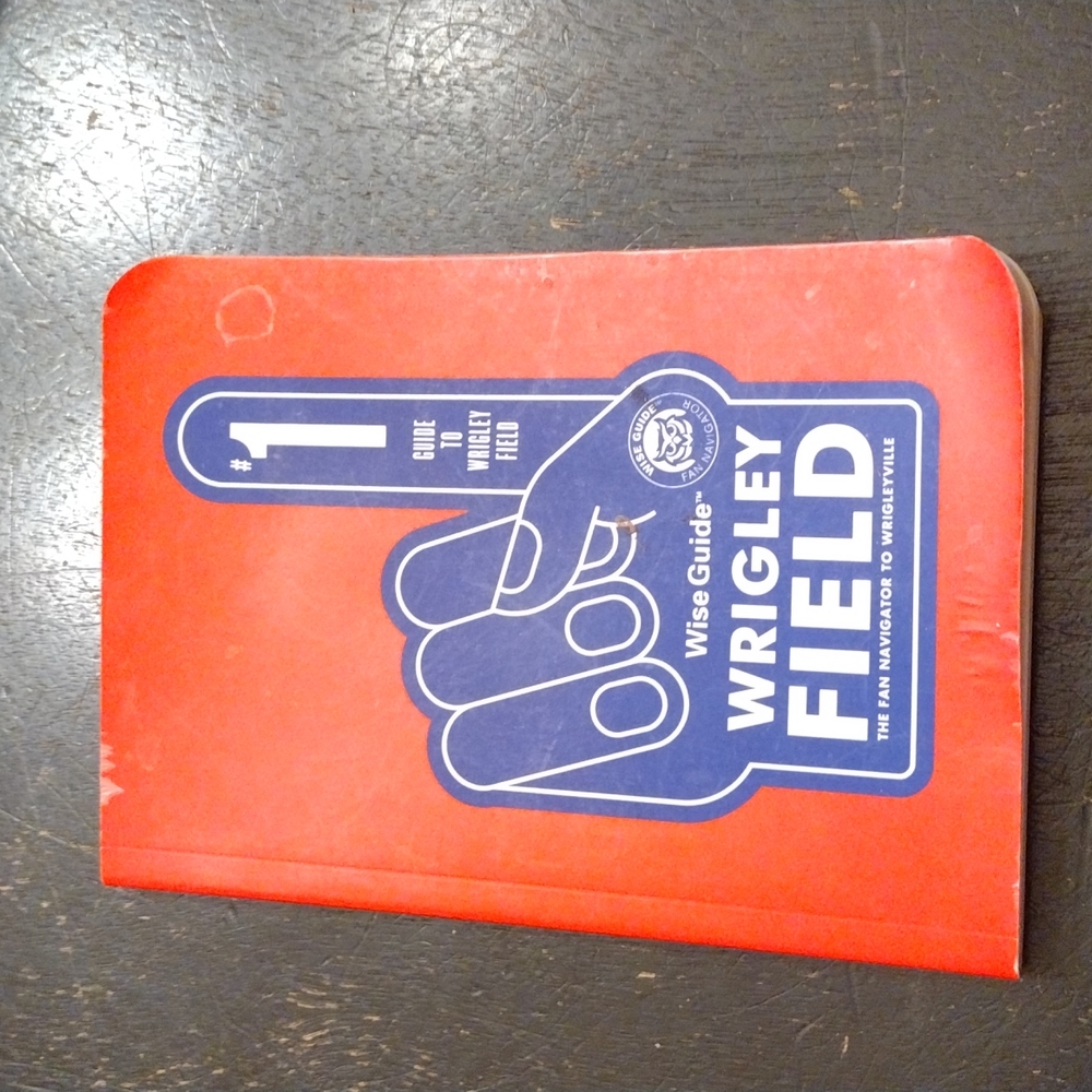 SOLD!! Gently Used Wise Guide To Wrigley Field Fan Navigator Booklet/Book! - Picture 1 of 7
